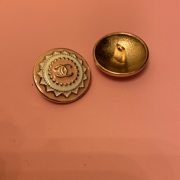 COPY - Chanel Pink and Gold Design set of 2 buttons - Picture 4 of 4